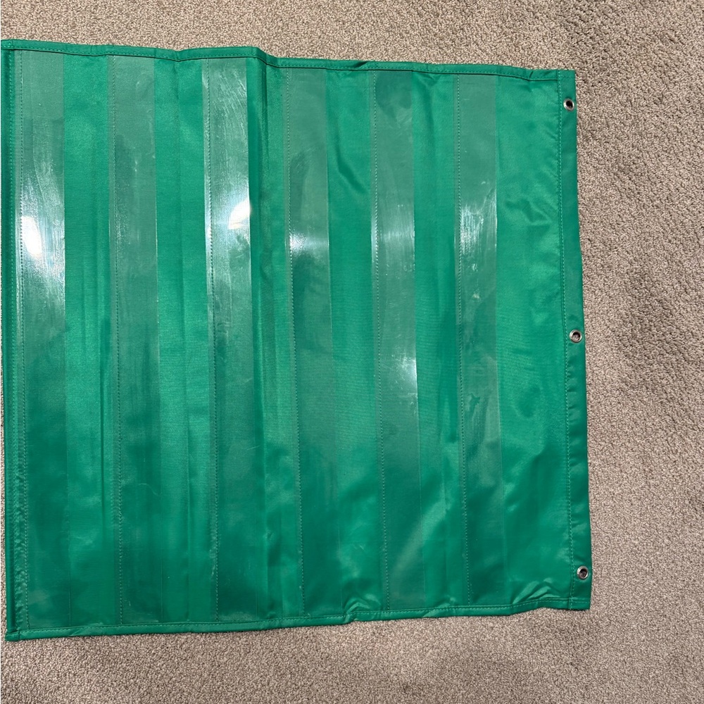 AMAZING GREEN LAKESHORE HEAVY DUTY MEDIUM POCKET CHART